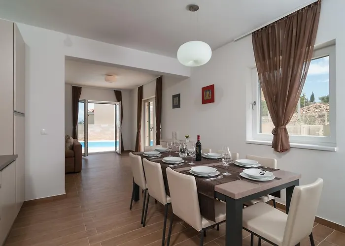 Dinoti Villas * Škrip